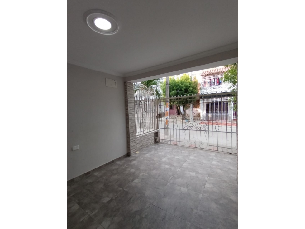 CASA DUPLEX EN VENTA BARRIO ALMENDROS ETAPA 2 - 4
