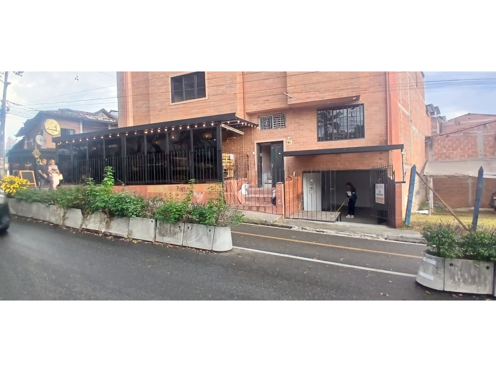 Se arrienda local ubicado en el municipio de Rionegro Antioquia.