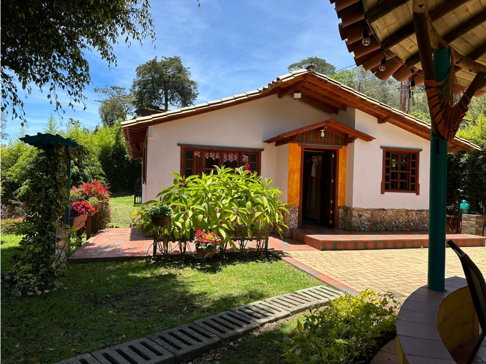 Se arrienda casa campestre en el municipio de Rionegro Antioquia.