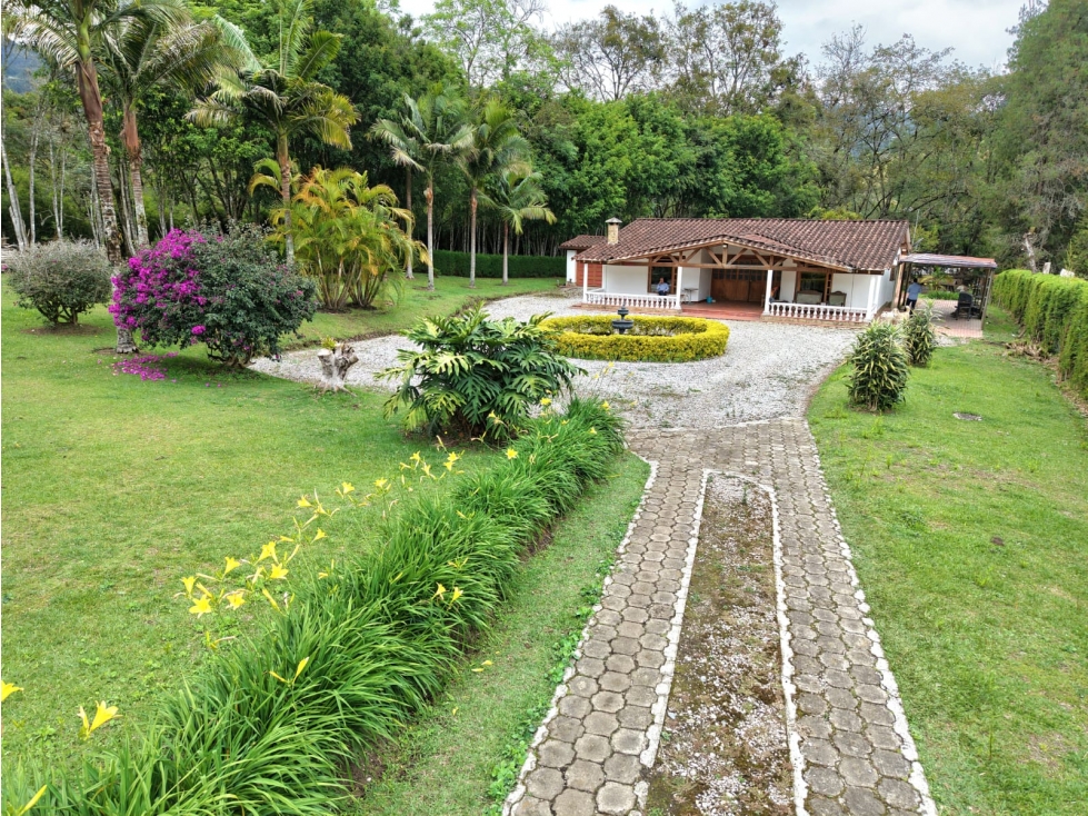 Casa campestre ubicada en el Municipio del El Retiro Antioquia.
