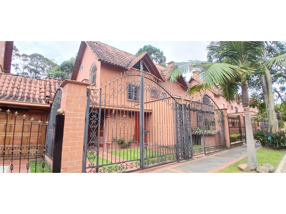 Se vende casa campestre ubicada en el municipio de Rionegro Antioquia.