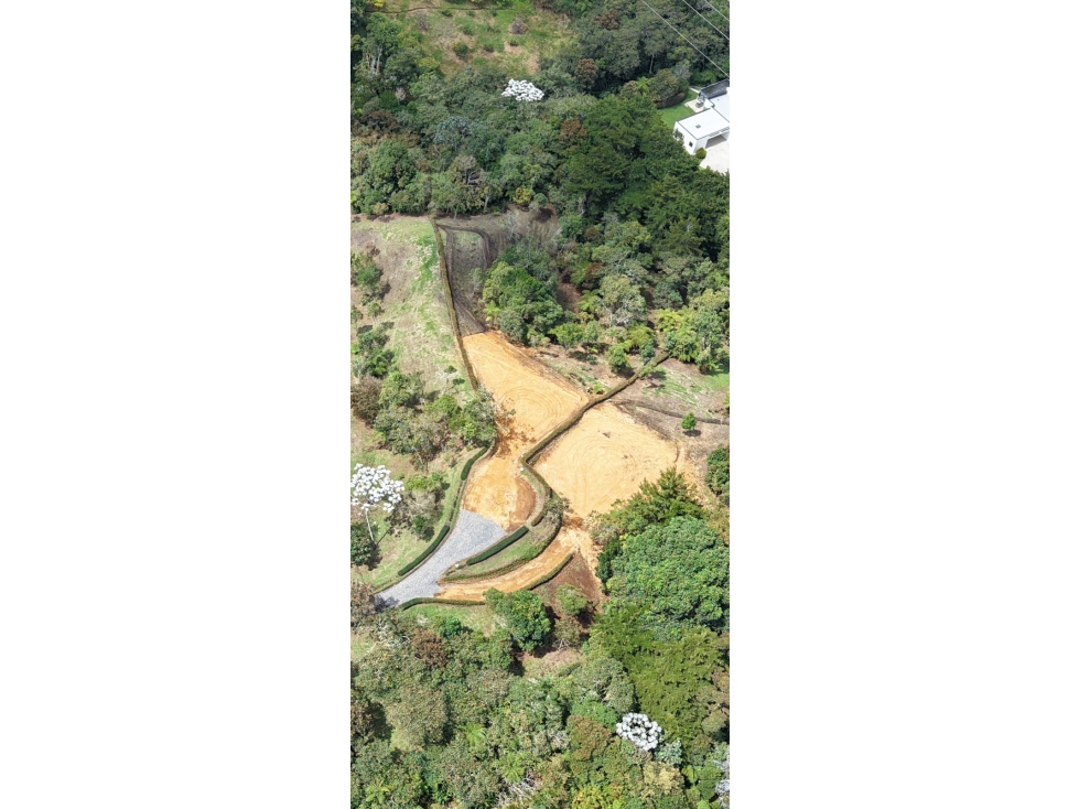 Lote ubicado en la vereda las lomitas, municipio de La Ceja, Antioquia — foto 3