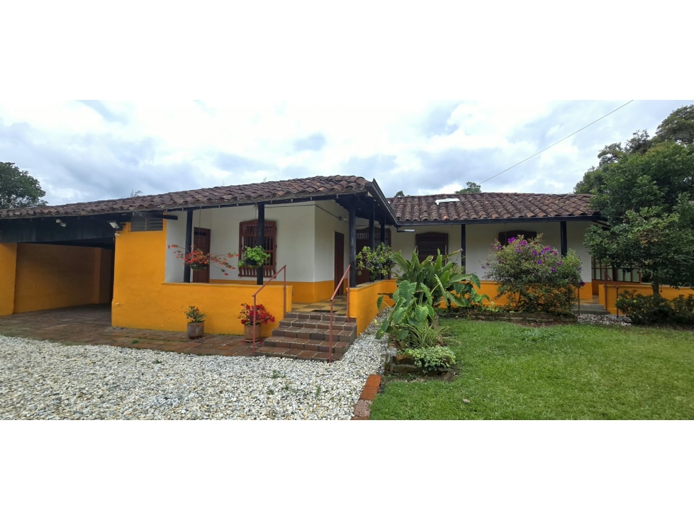 Casa campestre ubicada en el municipio de La Ceja, Antioquia. - 1