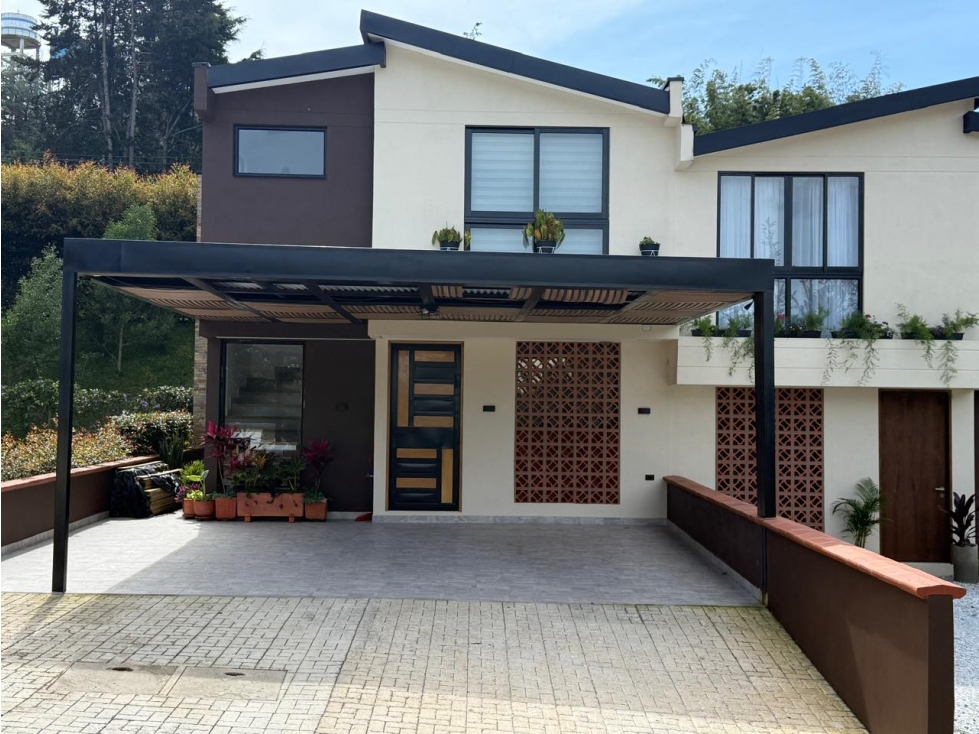 Se vende casa campestre en el municipio de La Ceja Antioquia.