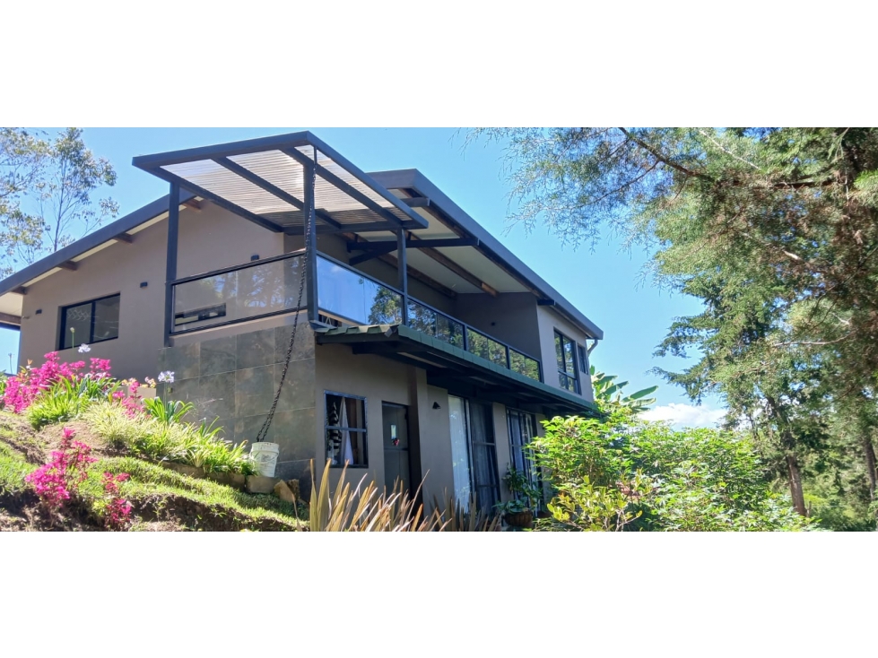 Se arrienda apartamento ubicado en el municipio de Rionegro Antioquia.