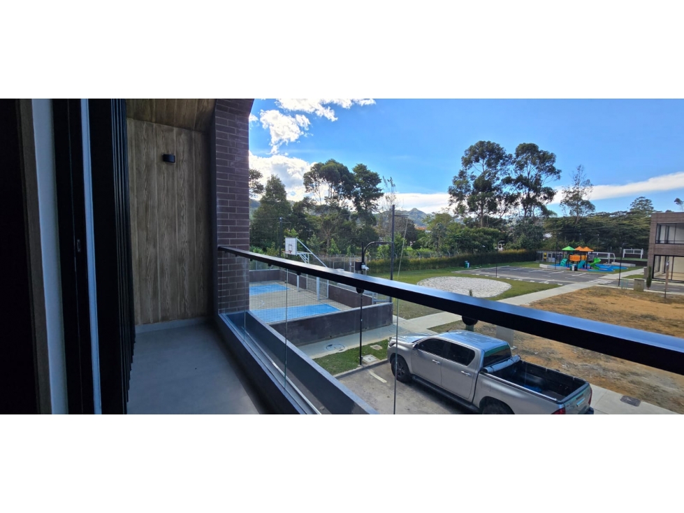 Se vende hermosa casa ubicada en el municipio de La Ceja, Antioquia.
