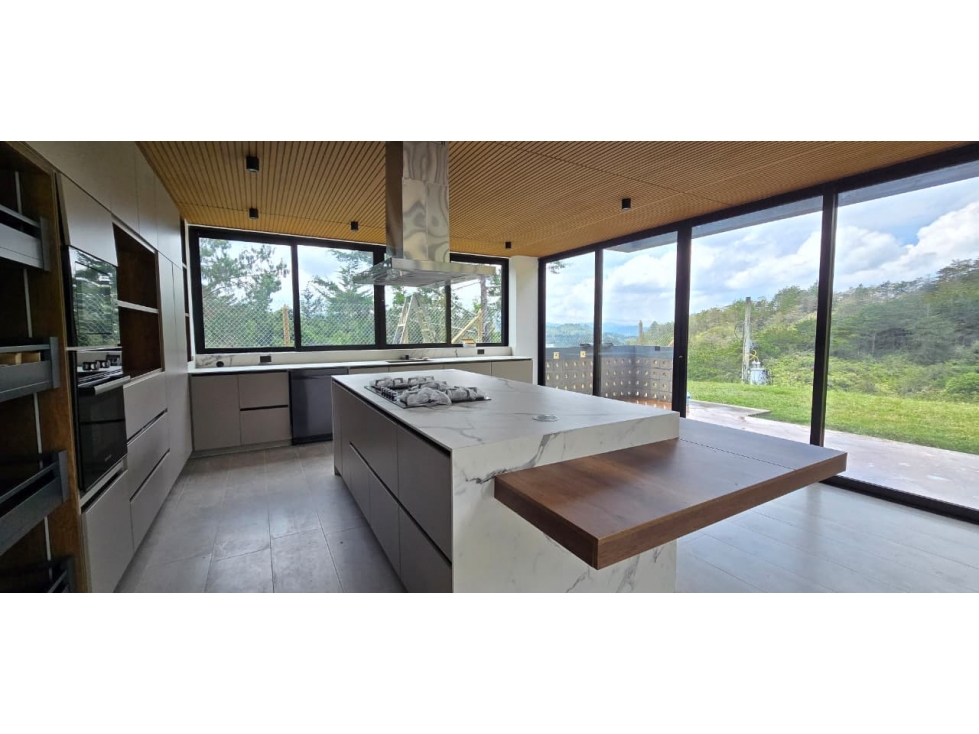 Casa campestre ubicada en el municipio del El Retiro, Antioquia.