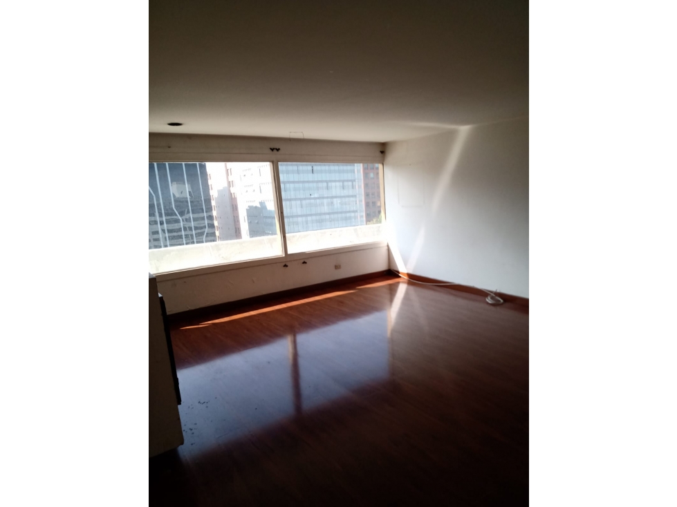 PENTHOUSE EN VENTA CHICO - EXCELENTE PRECIO PARA REMODELAR — foto 2