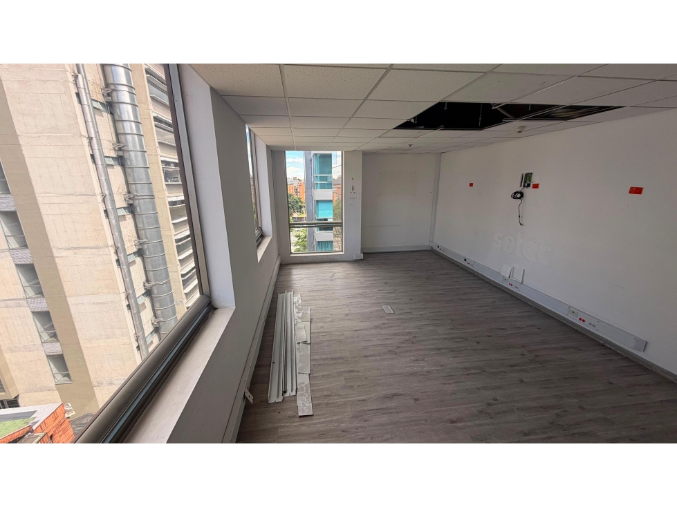 Se vende o se arrienda oficinas en chico - 4