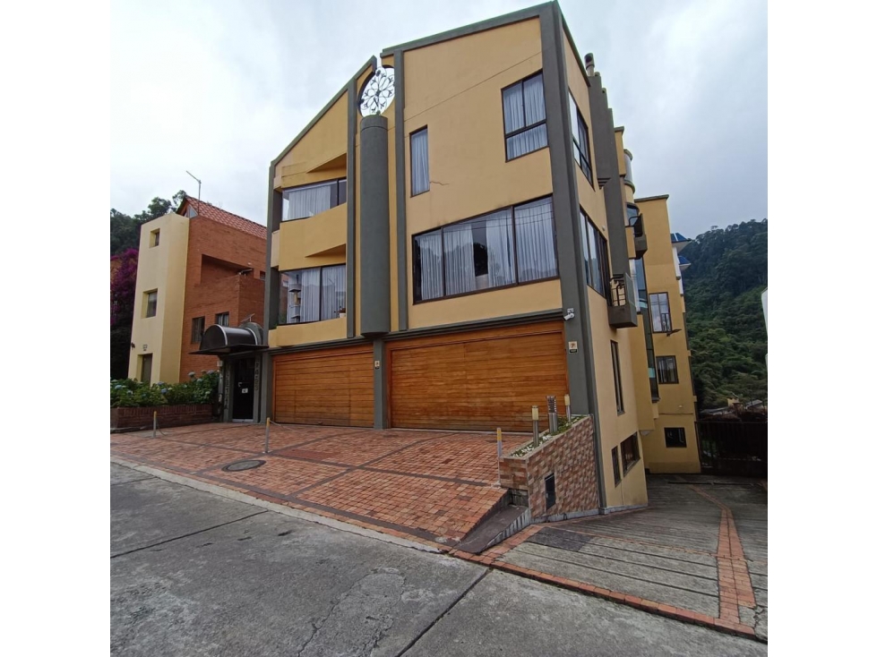Vendo Apartamento Tripex Bosque de Pinos