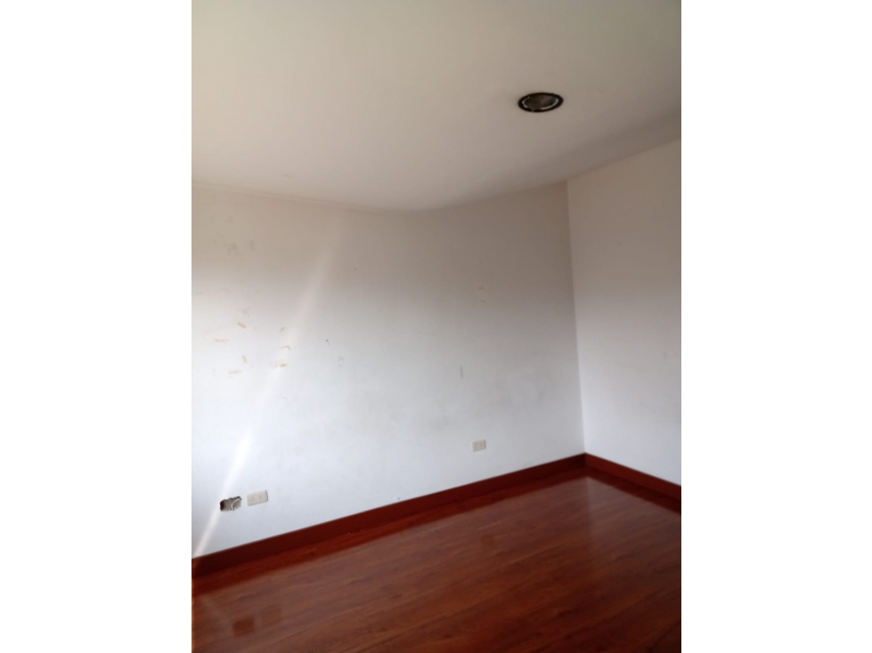 PENTHOUSE EN VENTA CHICO - EXCELENTE PRECIO PARA REMODELAR — foto 5