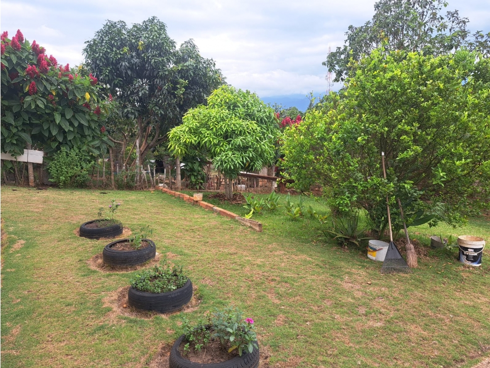 VENTA CASA CAMPESTRE RUITOQUE ALTO TRES ESQUINAS COD:1327 - 3