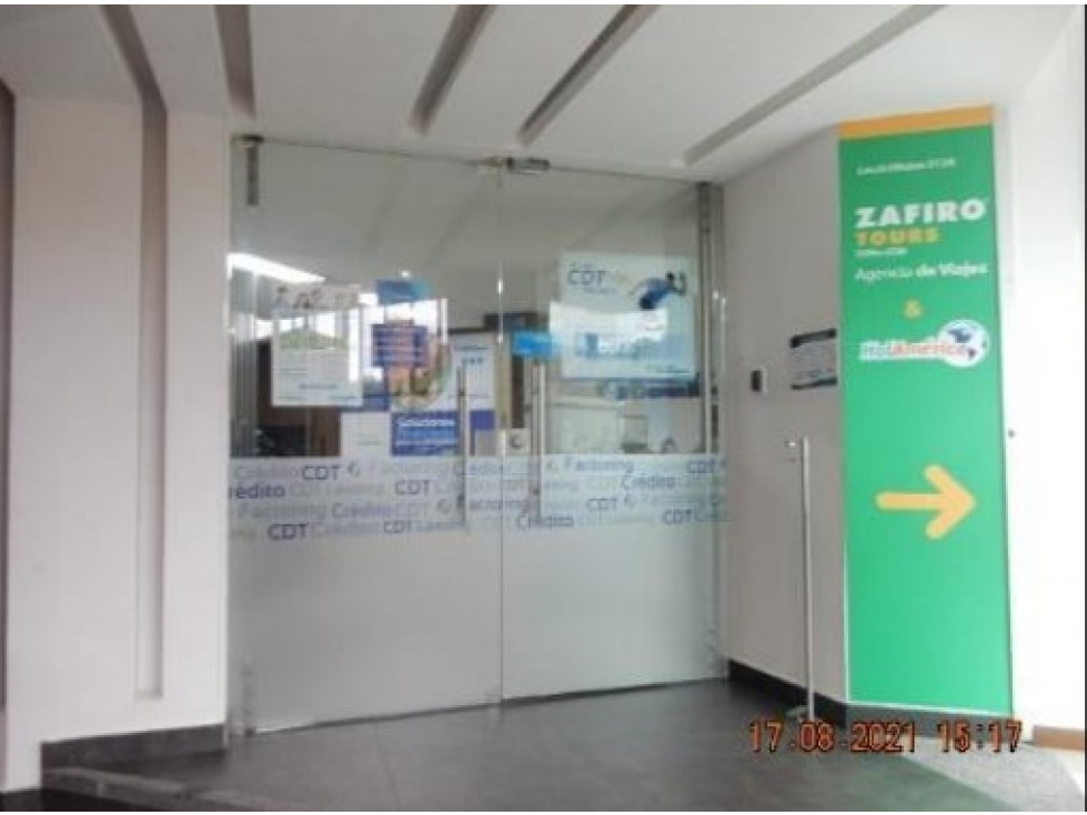VENTA DE LOCAL AMPLIO EN BUCARAMANGA / CABECERA COD: 516 - 3