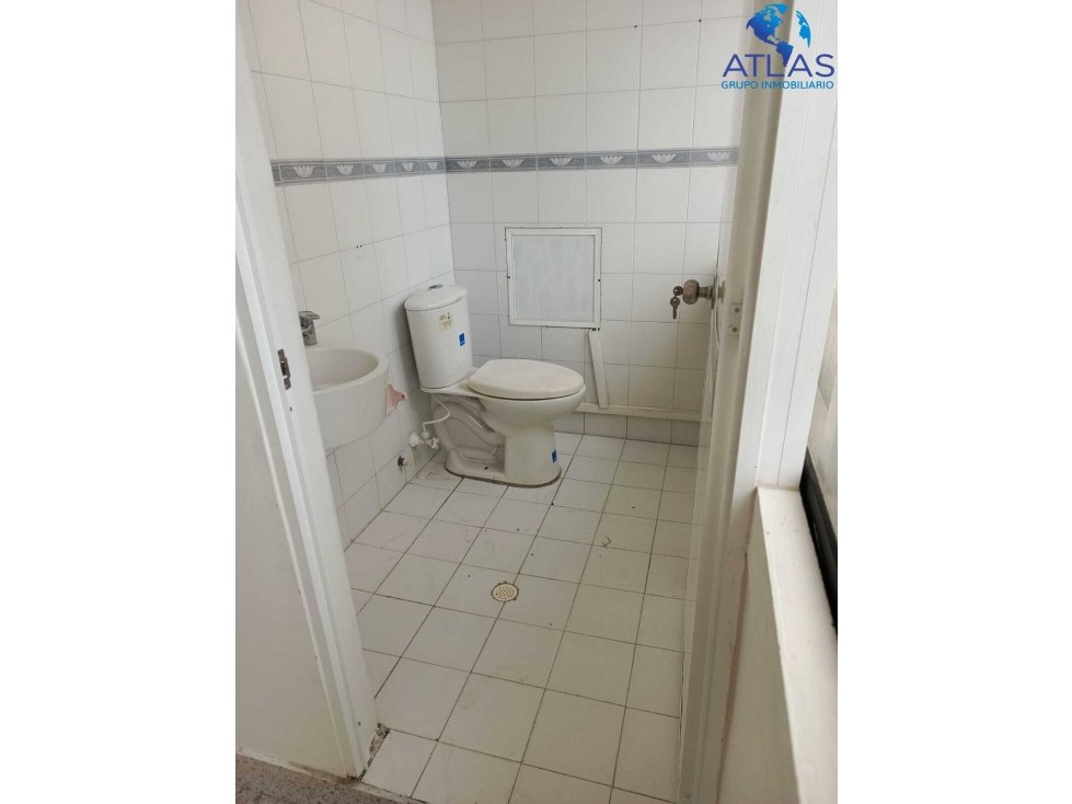 ARRIENDO OFICINA UBICADA EN EL CENTRO DE BUCARAMANGA COD:683 - 3