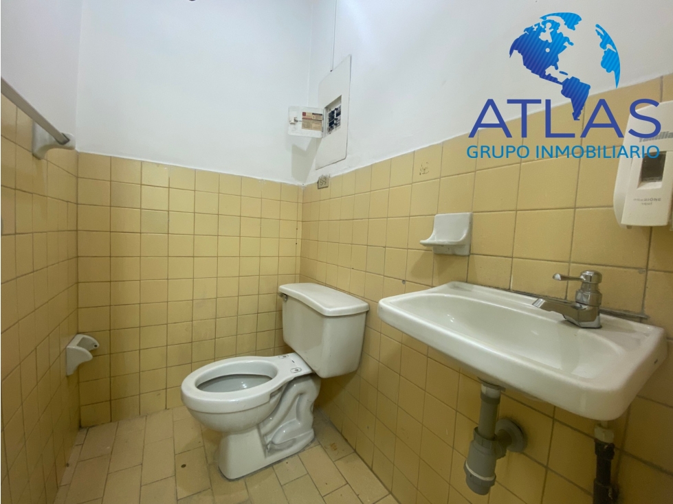 ARRIENDO LOCAL EN CABECERA /BUCARAMANGA COD:860 - 5