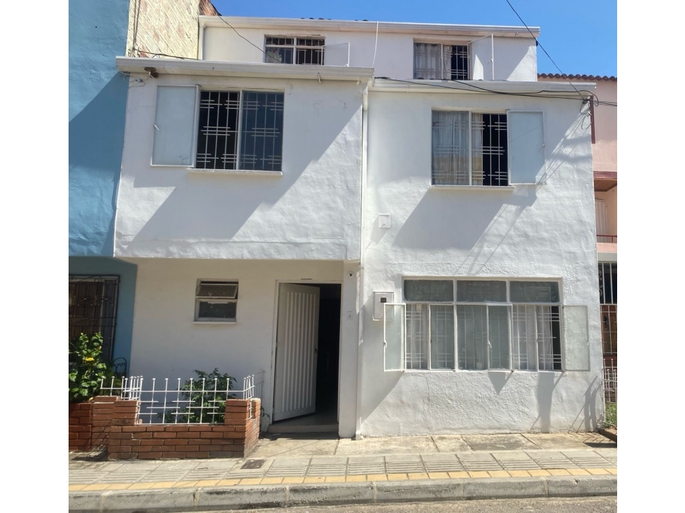 VENTA CASA 3 NIVELES BARRIO CIUDAD BOLIVAR REAL DE MINAS COD:1216