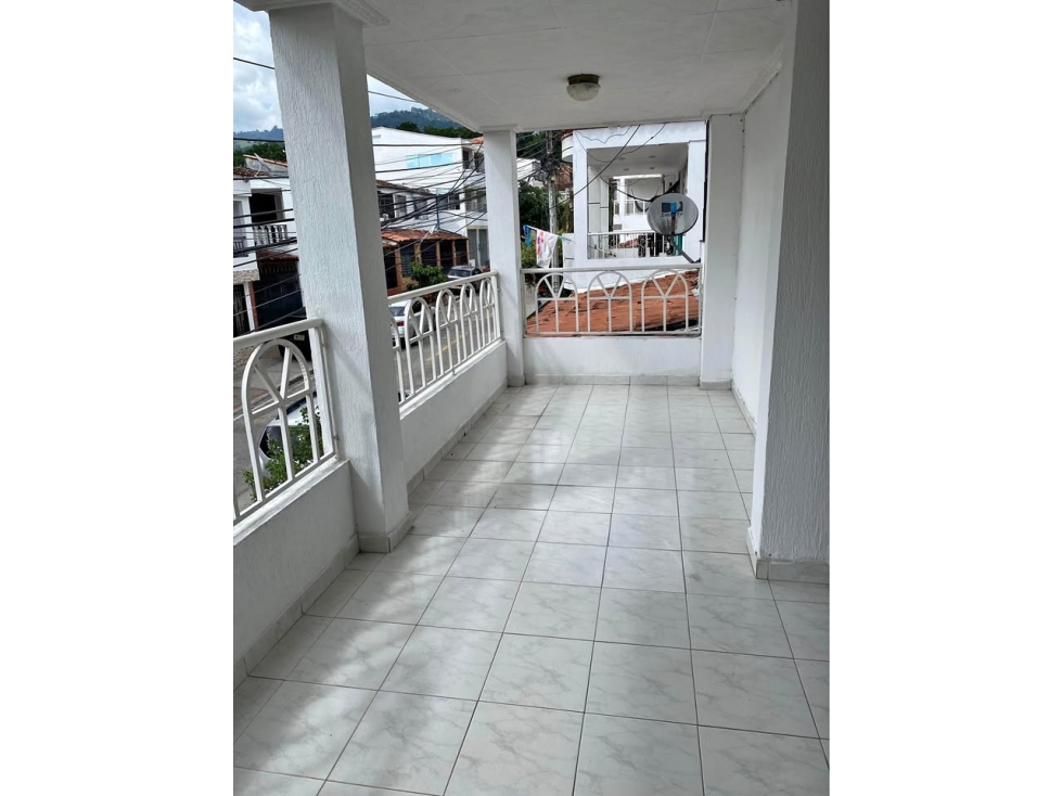 VENTA CASA DE 3 NIVELES ZONA CENTRO FLORIDABLANCA COD:1295