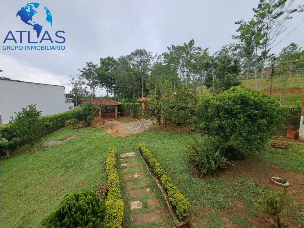 VENTA CASA CAMPESTRE EN RUITOQUE TRES ESQUINAS COD:1150 - 2
