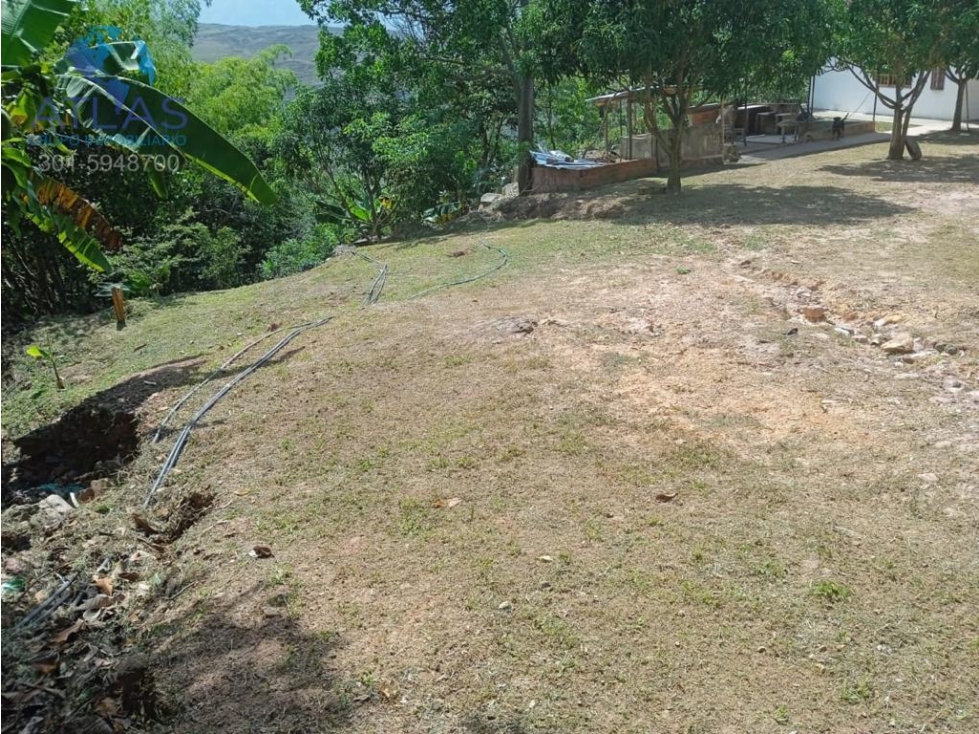 VENTA LOTE CON CASA CAMPESTRE ALTOS DE GUATIGUARA PIEDECUESTA COD:458 - 5