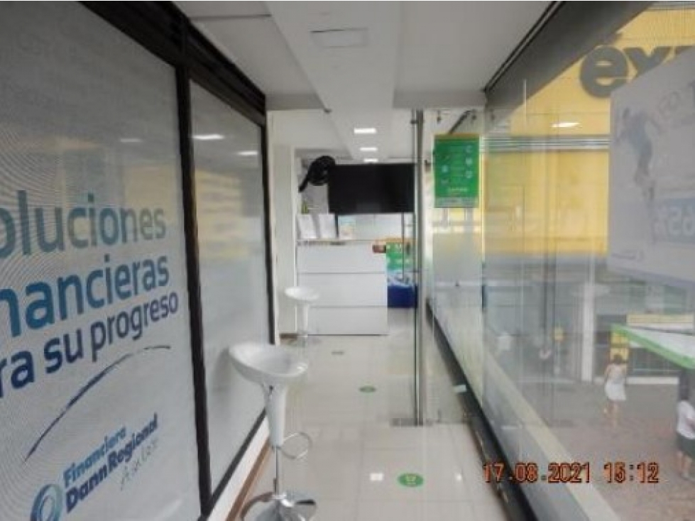 VENTA DE LOCAL AMPLIO EN BUCARAMANGA / CABECERA COD: 516 - 4