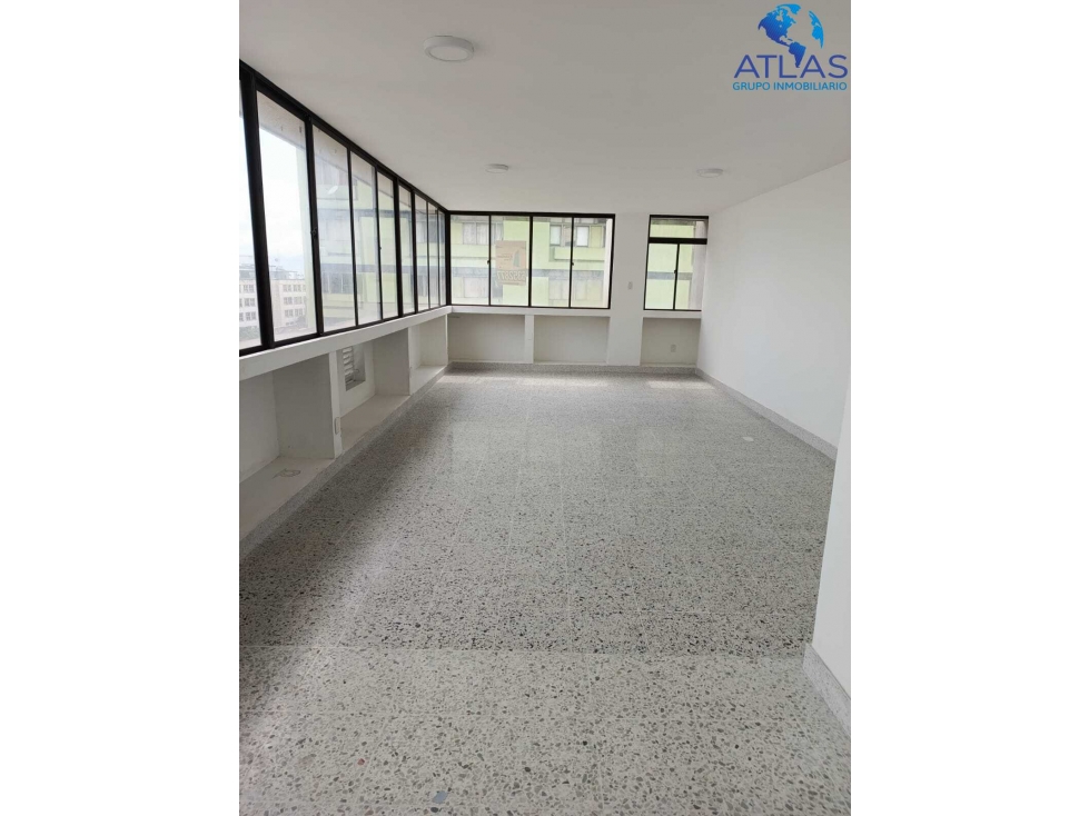 ARRIENDO OFICINA UBICADA EN EL CENTRO DE BUCARAMANGA  COD:683 - 1