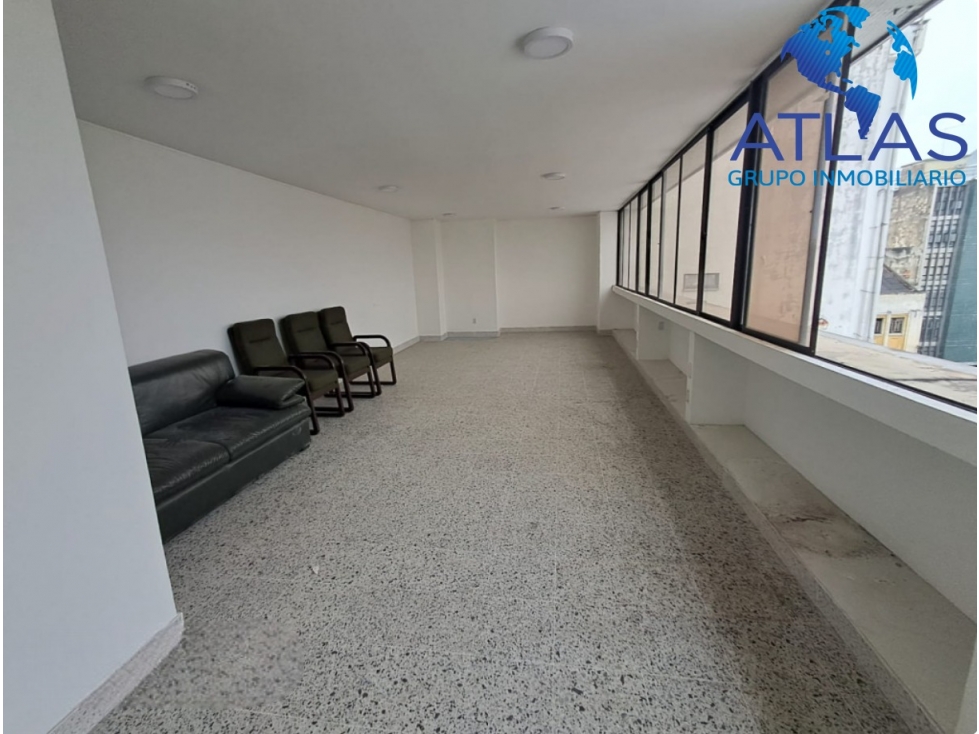 ARRIENDO OFICINA UBICADA EN EL CENTRO DE BUCARAMANGA  COD: 1043 - 2