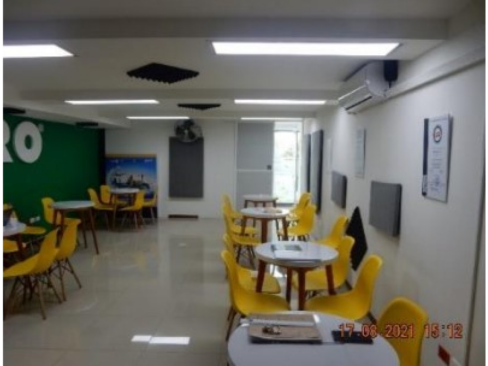 VENTA DE LOCAL AMPLIO EN BUCARAMANGA / CABECERA COD: 516 - 2