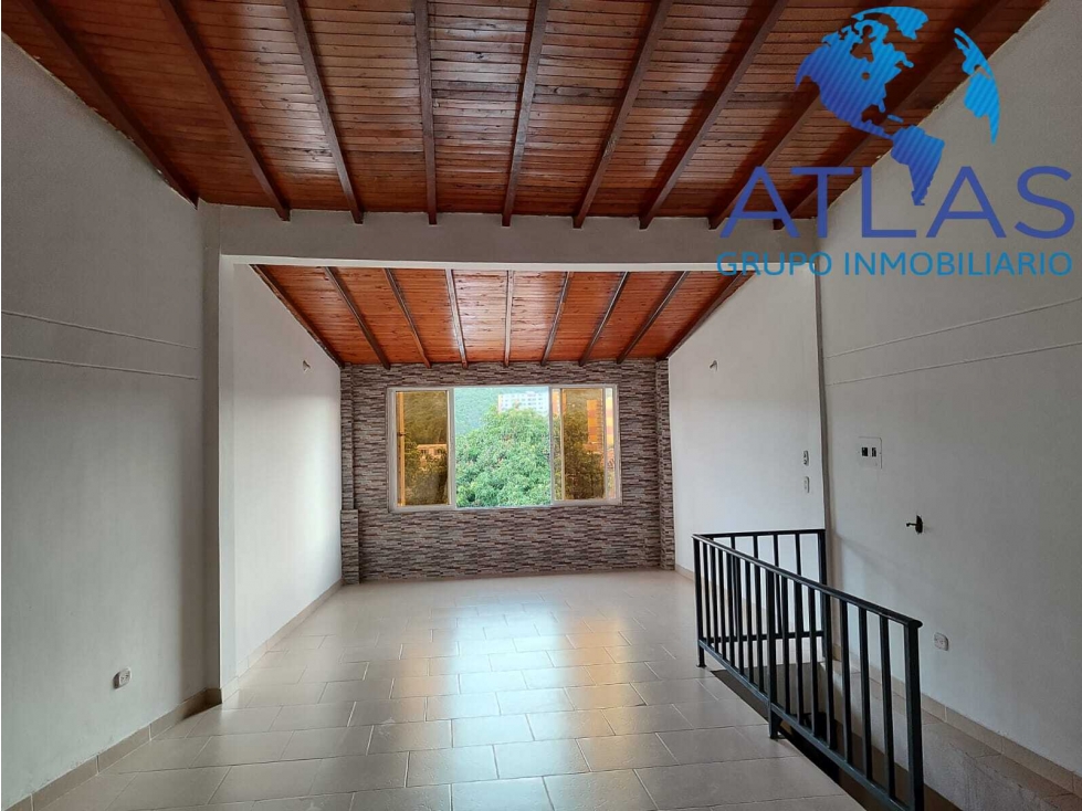 SE ARRIENDA LOCAL EN ZONA COMERCIAL DE PIEDECUESTA COD:525 - 5