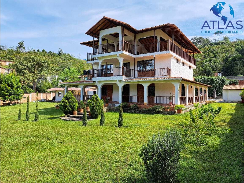 VENTA DE HERMOSA CASA CAMPESTRE RUITOQUE BAJO ACAPULCO COD: 695 - 2