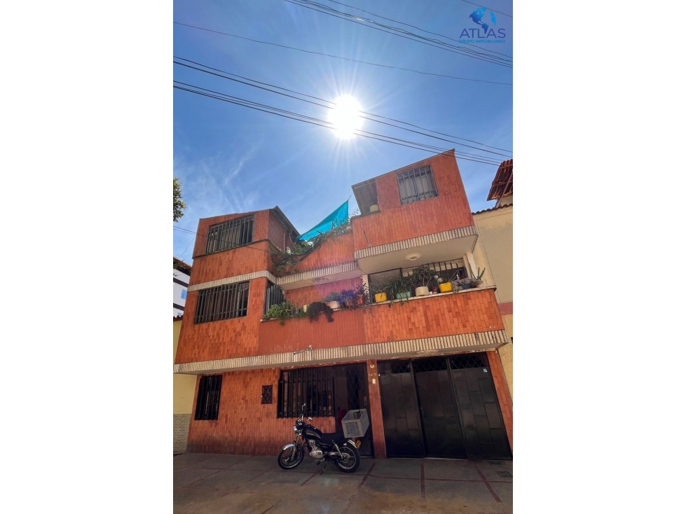 VENTA CASA COMERCIAL EN EL BARRIO LA UNIVERSIDAD BUCARAMANGA COD:1102