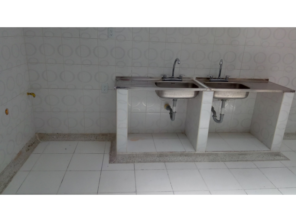 VENTA LOCAL COMERCIAL ZONA CENTRO BUCARAMAANGA COD:1348 - 3