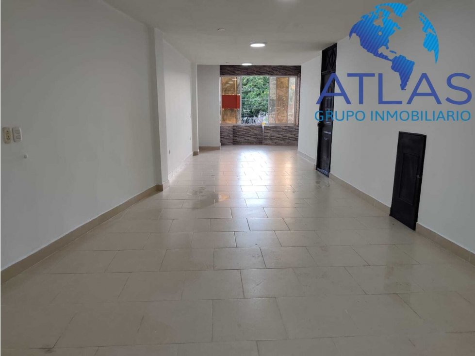 SE ARRIENDA LOCAL EN ZONA COMERCIAL DE PIEDECUESTA COD:525 - 4