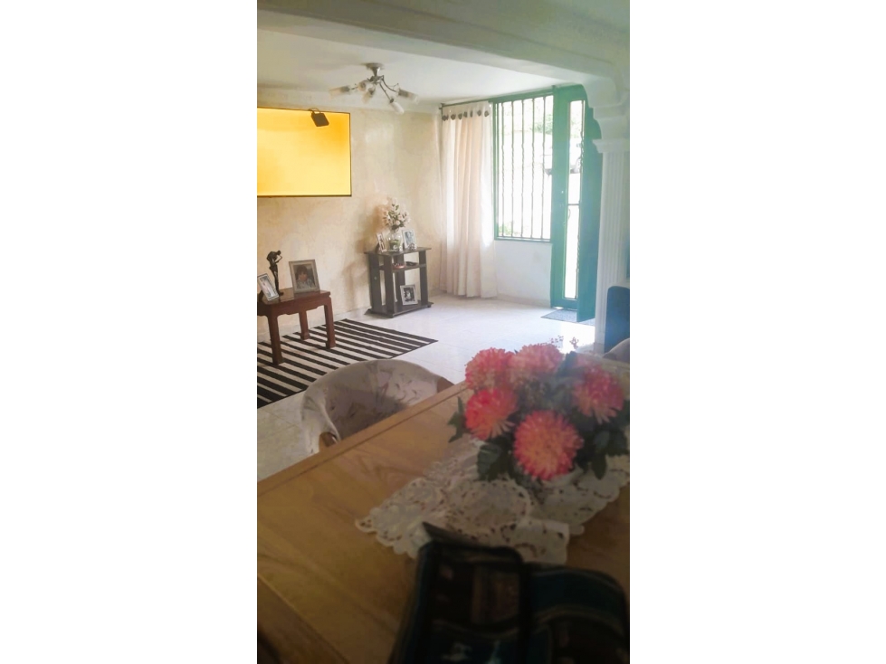 VENTA CASA 3 PISOS CONJUNTO CERRADO FLORIDABLANCA COD:1258
