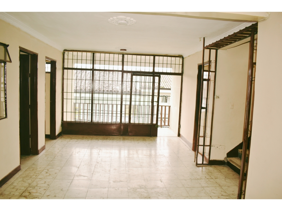 Casa en el centro - segundo y tercer piso