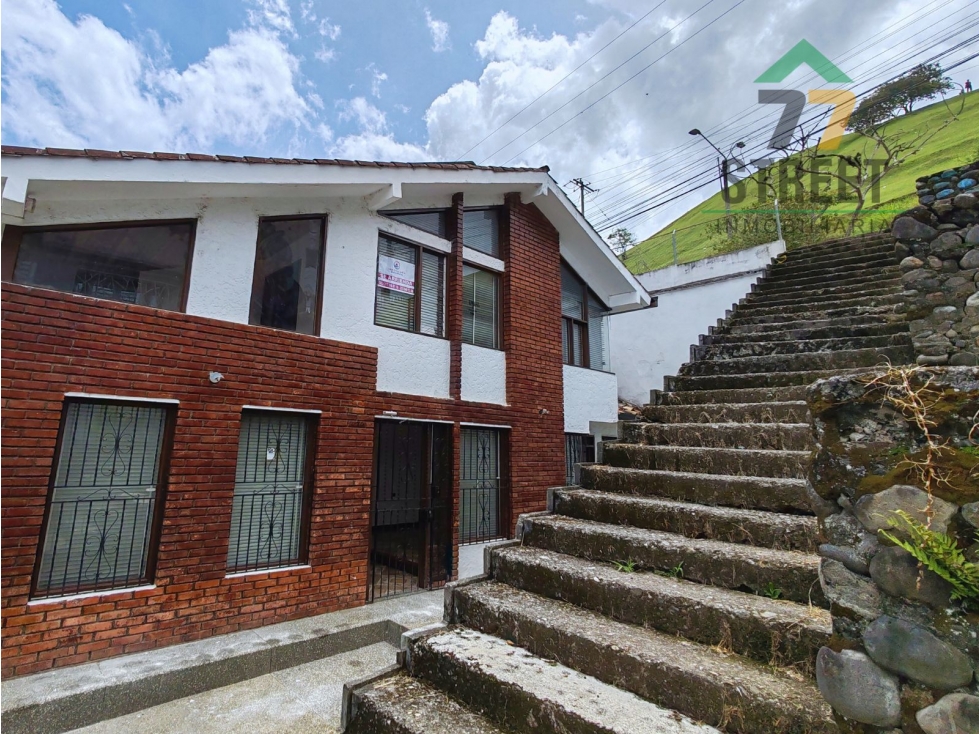 Casa en Antiguo Liceo (Cerca al Centro)