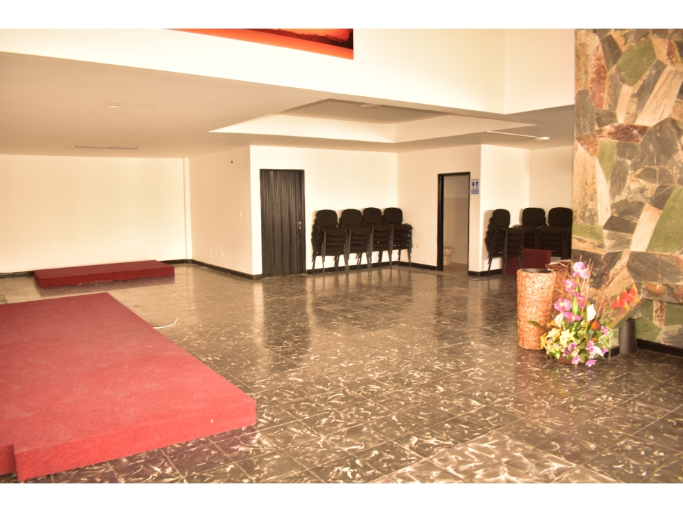 CASA COMERCIAL EN SANTA CLARA