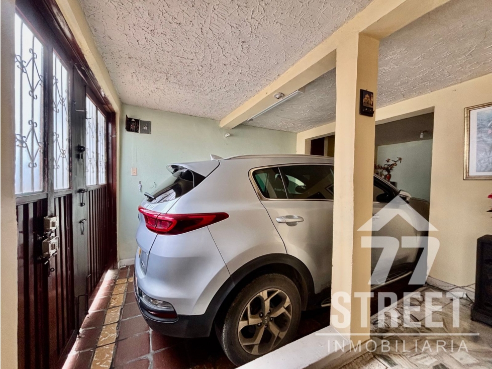 CASA EN VENTA EN CIUDAD JARDÍN POR EL HOTEL SAN MARTÍN - 3