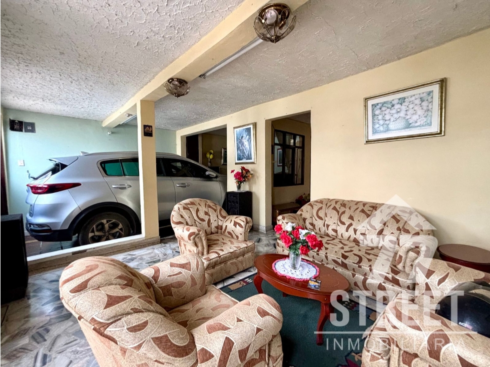 CASA EN VENTA EN CIUDAD JARDÍN POR EL HOTEL SAN MARTÍN - 2