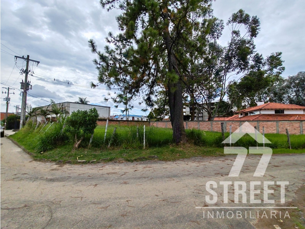 Lote por Terraplaza - 3
