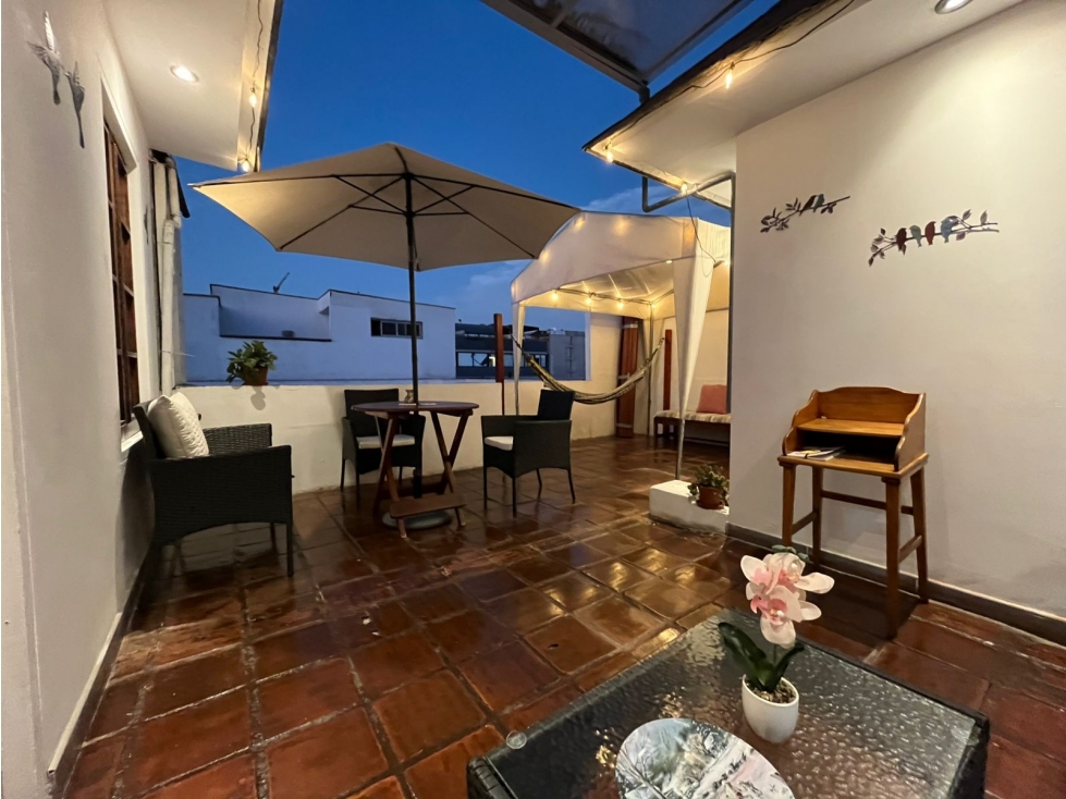 Duplex penthouse de 4 dormitorios, 3 baños, terraza y cochera - 2