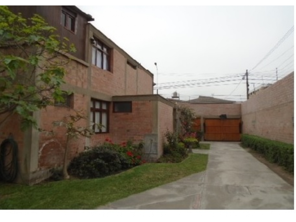 Condominio de 3 Casas 1010 m2 en residencial Monterrico La Molina — foto 2