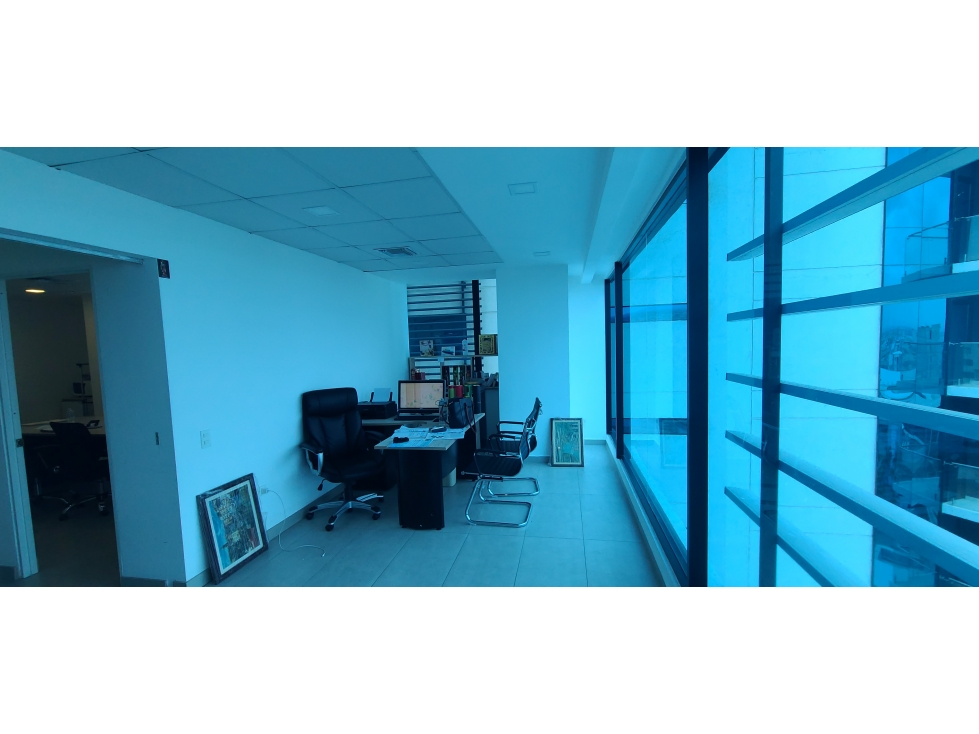 En venta oficina ejecutiva en Manta Business Center - 6