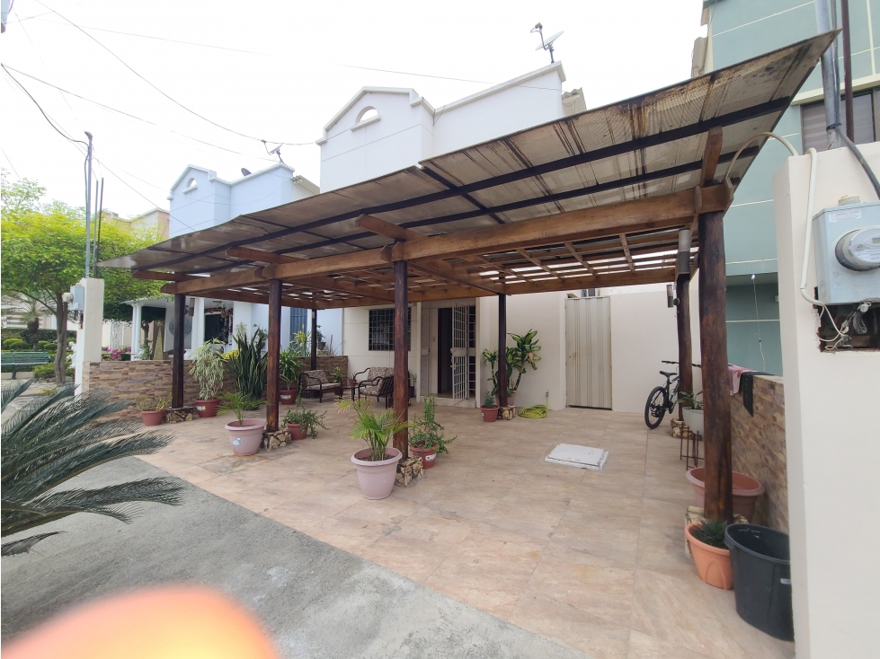Casa en venta urbanización Ciudad del Sol, Manta. - 1