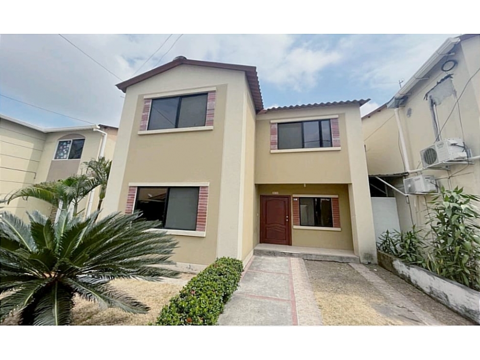 VENDO CASA URBANIZACIÓN VILLA CLUB - 2