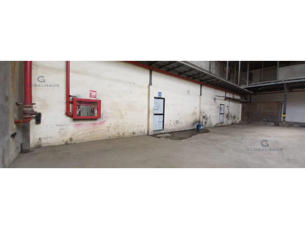 Vendo funcional bodega en Ave. Nicolás Lapenti - 2