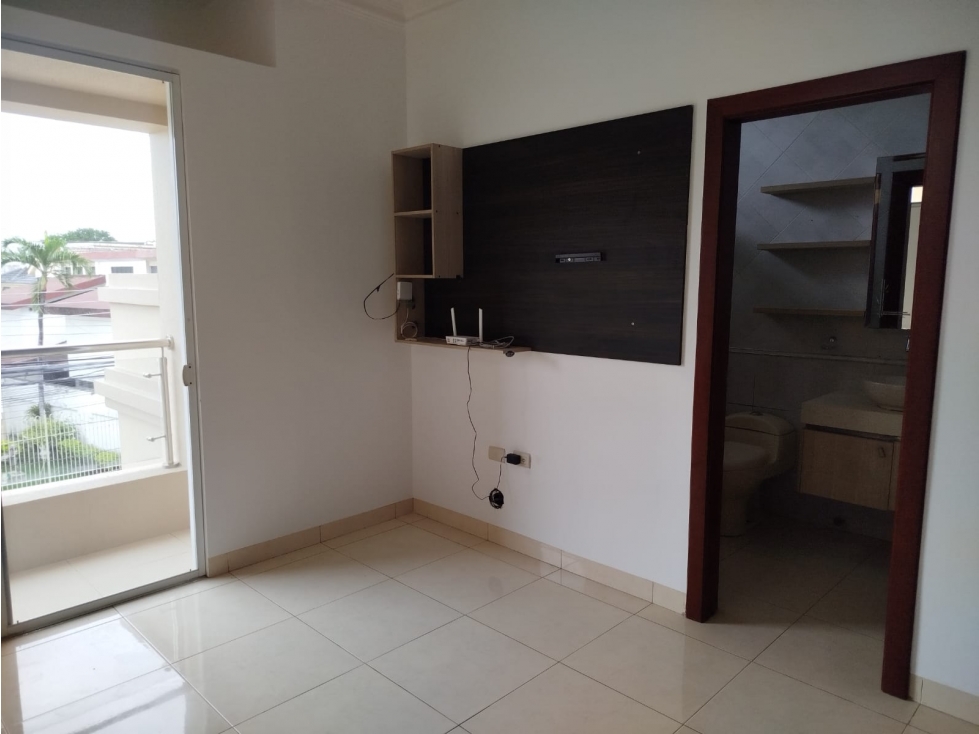 VENDO CASA EN LAS CUMBRES, CEIBOS NORTE