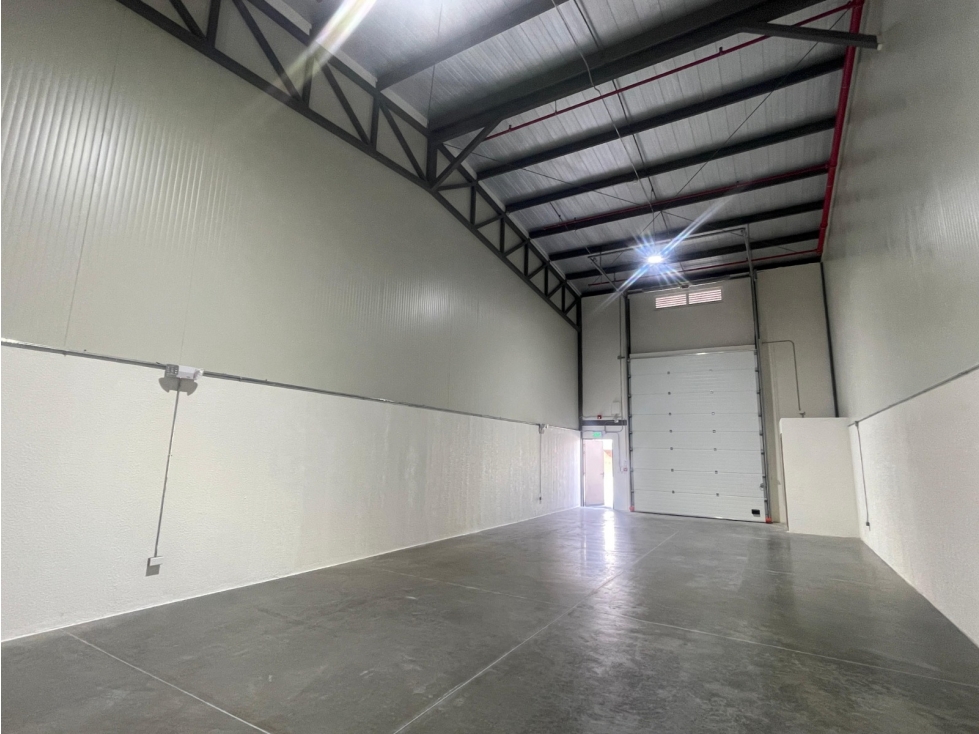 ALQUILO BODEGA INDUSTRIAL - 1