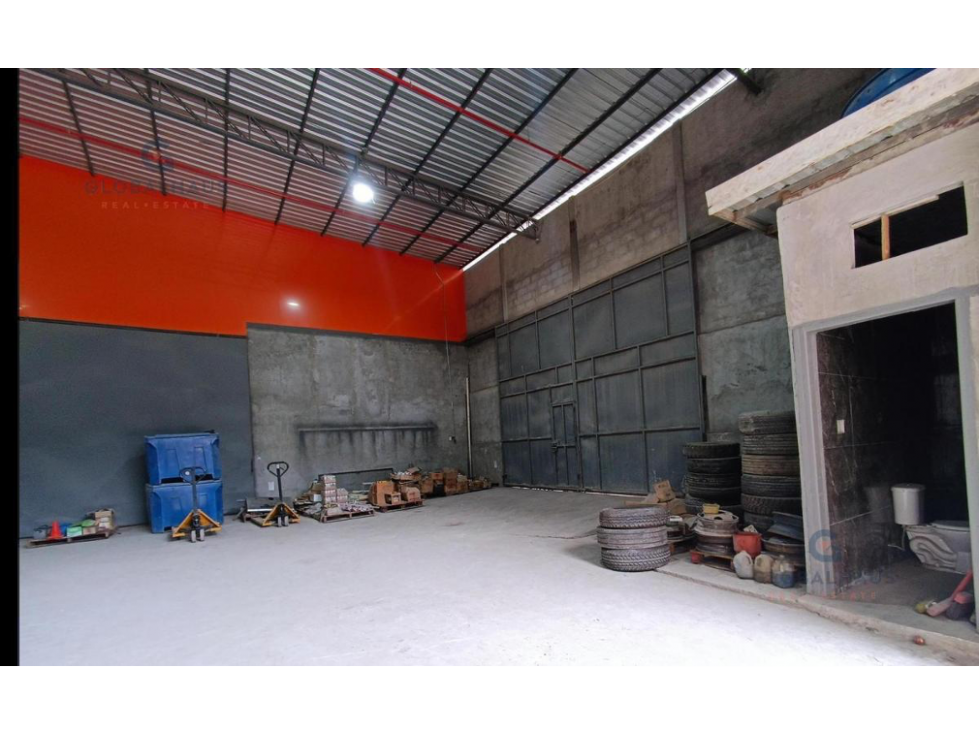 Vendo funcional bodega en Ave. Nicolás Lapenti - 3