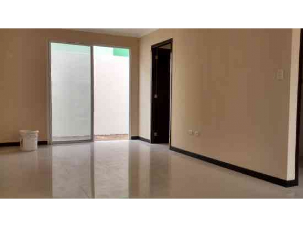 VENDO CASA UBICADA EN MARINA DOR - 4