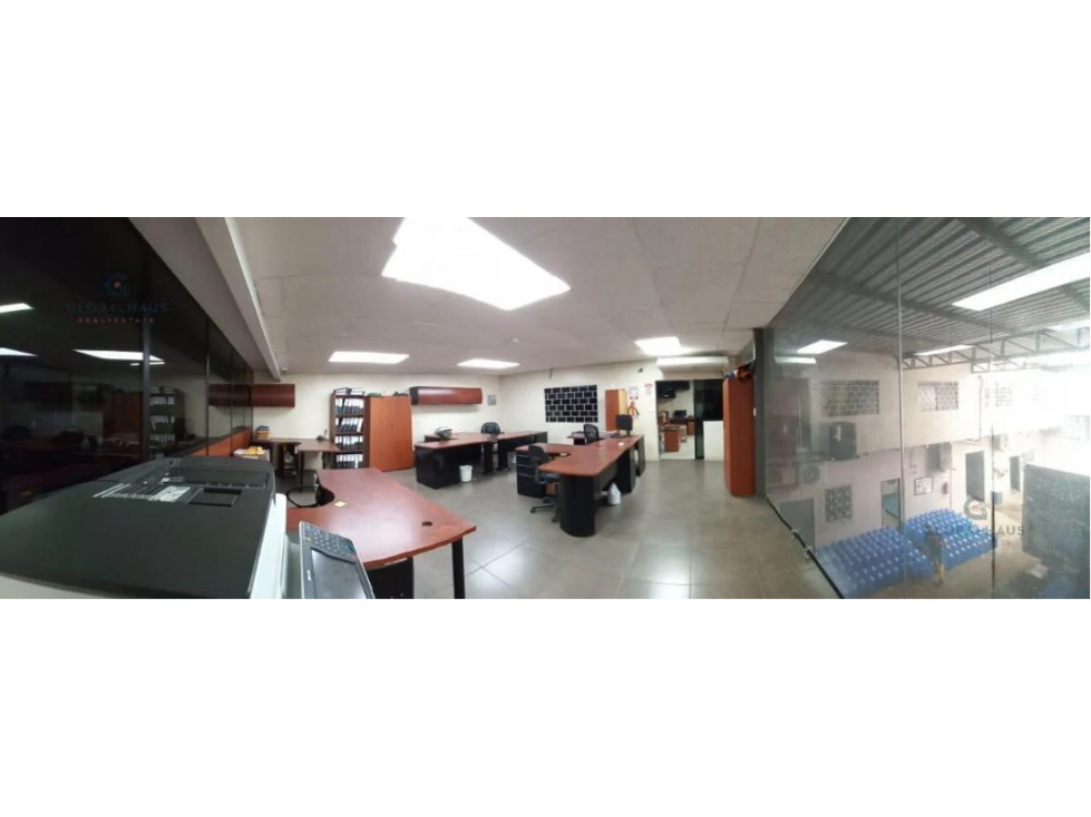 VENDO EDIFICIO AMPLIO ESQUINERO PARA OFICINA CON BODEGA - 2